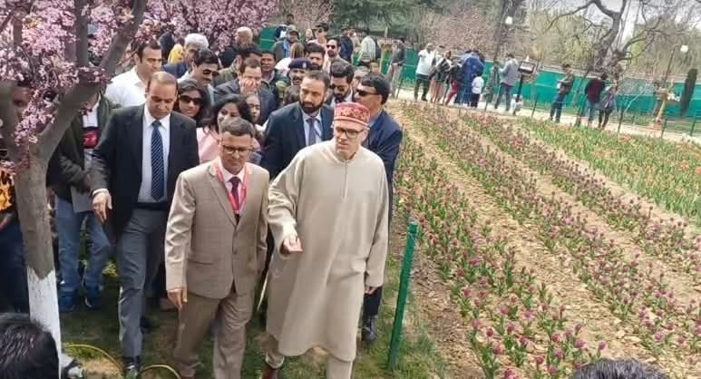  Asia’s largest Tulip Garden opens to public in Srinagar