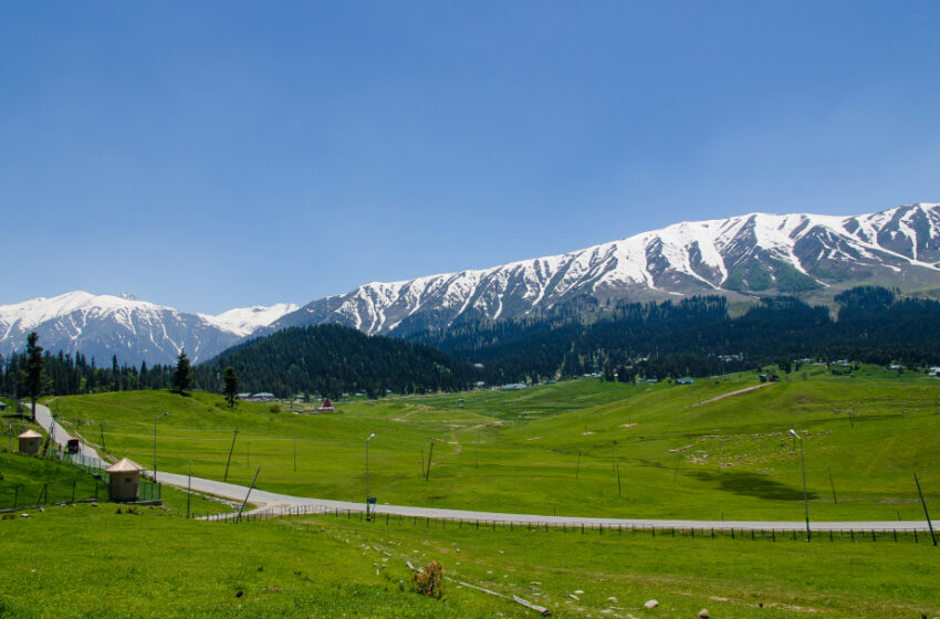  GDA asks schools to avoid visiting Gulmarg on weekends, seek prior permission