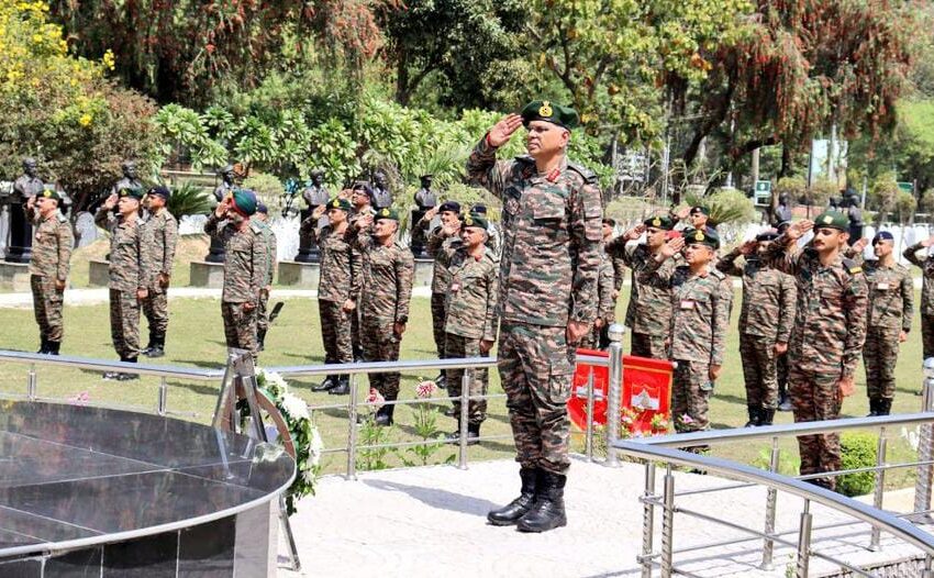  Lieutenant General P K Mishra assumed command as new GOC of 16 Corps
