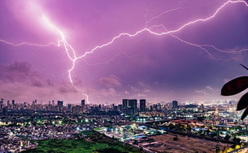  Monsoon reaches Maharashtra, earliest onset in 35 years