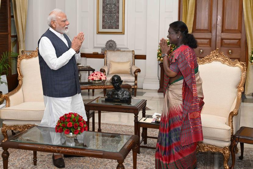  Prime Minister Narendra Modi meets President Droupadi Murmu, briefs her on Operation Sindoor