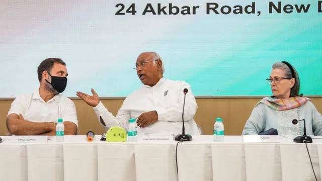  No clear strategy from govt on dealing with Pahalgam attack aftermath: Kharge at CWC meet