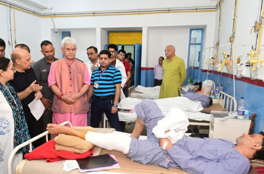  Lieutenant Governor visits GMC Jammu, meets the civilians injured due to unprovoked shelling by Pakistan