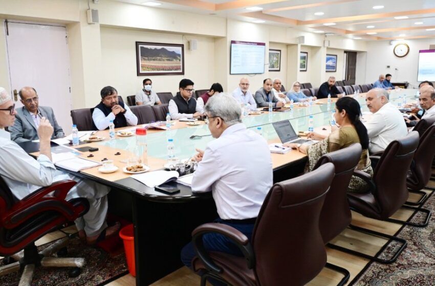  CM Omar Abdullah reviews reorganisation proposals of Housing & Urban Development Department