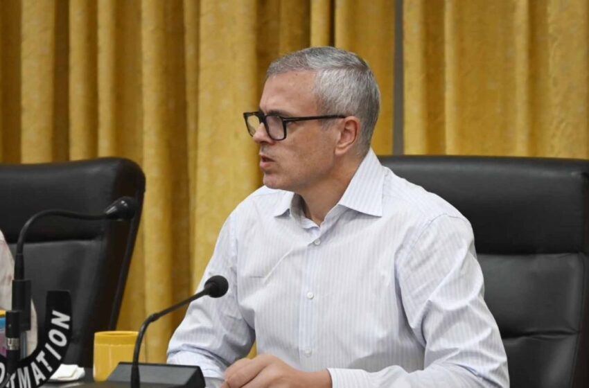  CM Omar chairs emergency meet with DCs of several J&K districts