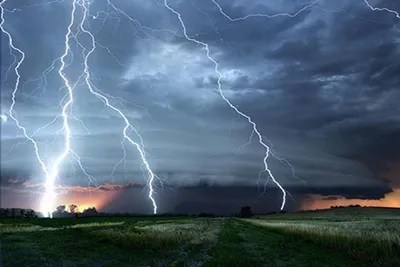  Man Died After Being Struck With Lightning In Kulgam