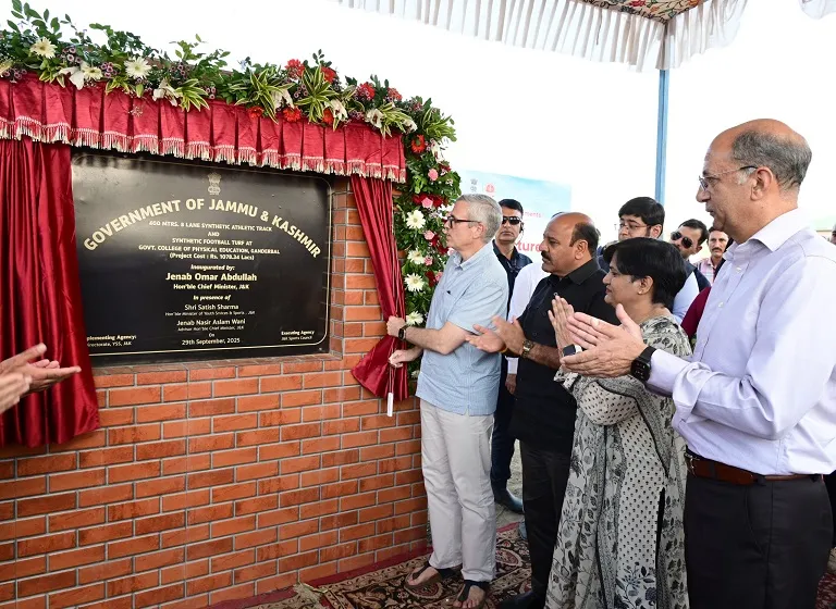 cm omar abdullah inaugurates lays foundation stone of development projects worth ₹36 cr in ganderbal 5